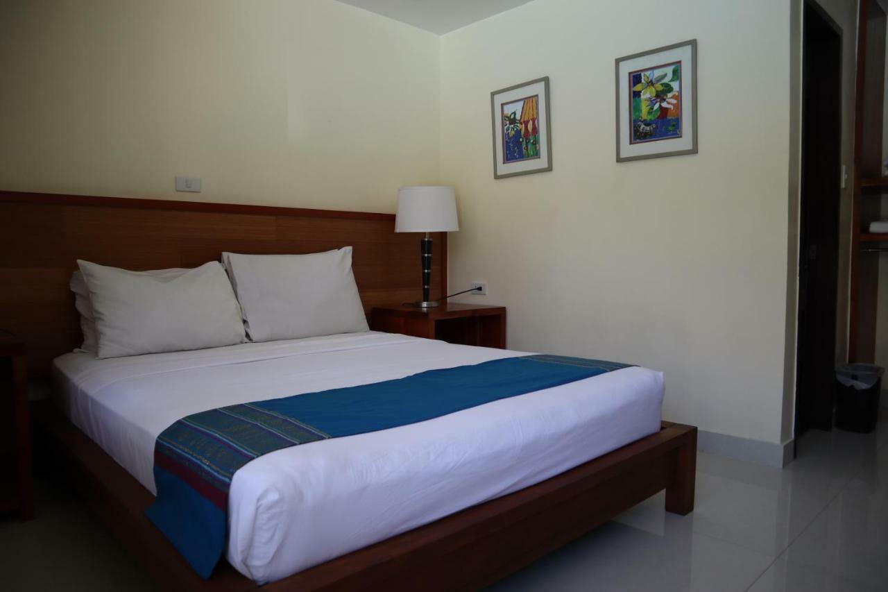 Domicilio Lorenzo Davao City Buitenkant foto