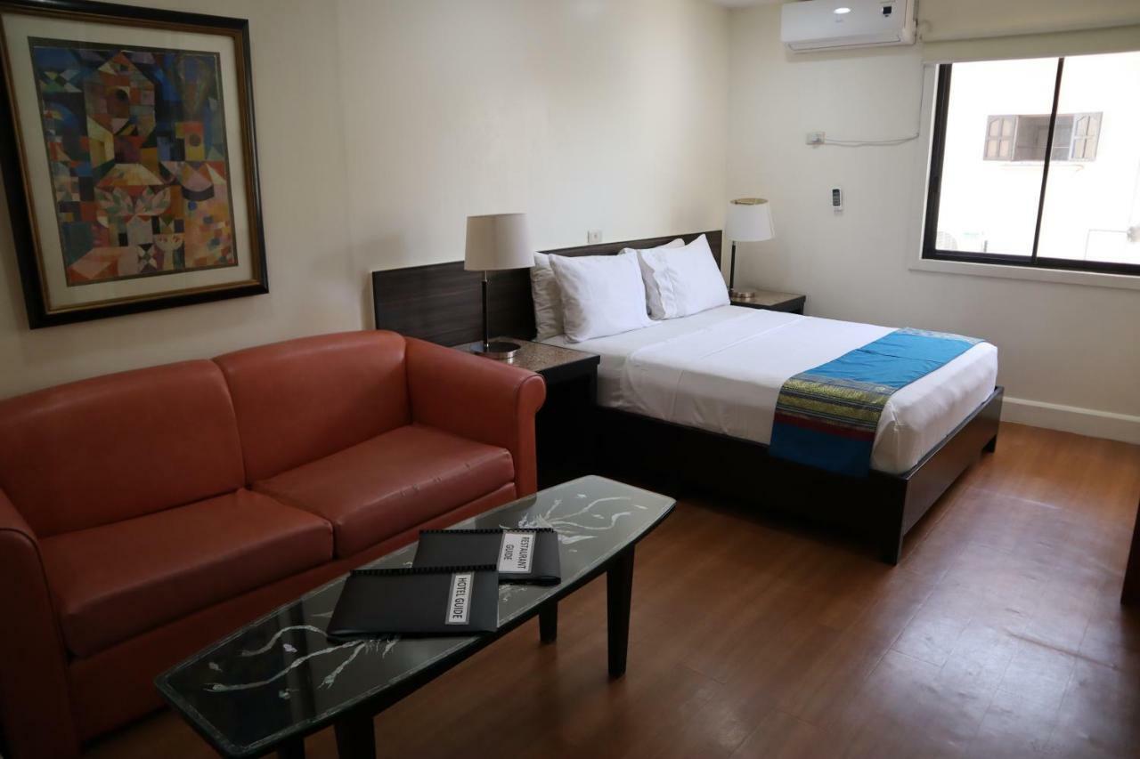 Domicilio Lorenzo Davao City Buitenkant foto