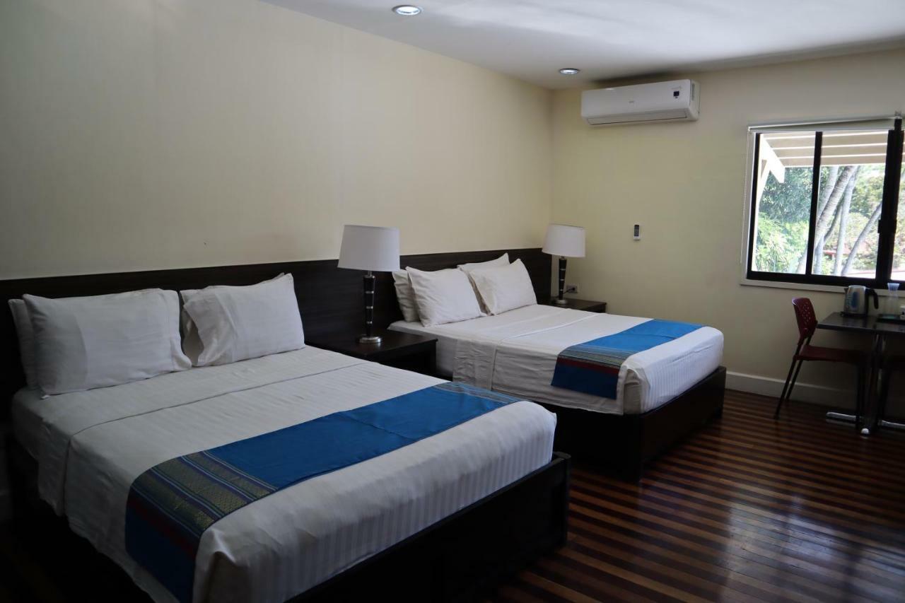 Domicilio Lorenzo Davao City Buitenkant foto