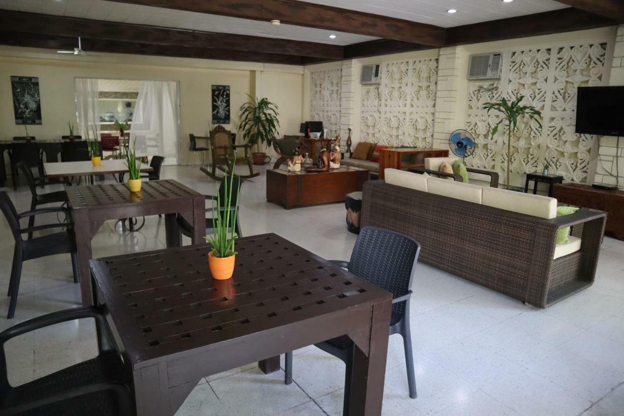 Domicilio Lorenzo Davao City Buitenkant foto