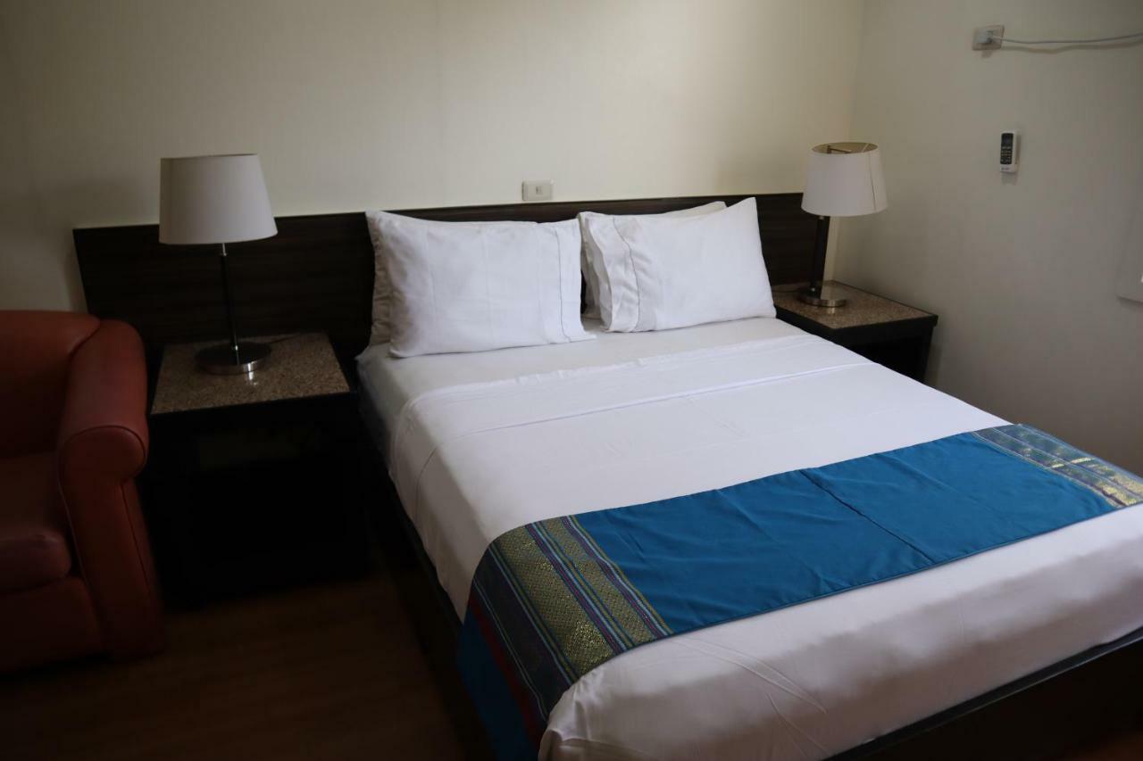 Domicilio Lorenzo Davao City Buitenkant foto