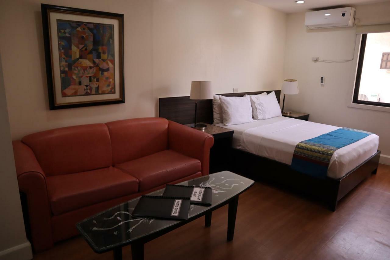 Domicilio Lorenzo Davao City Buitenkant foto