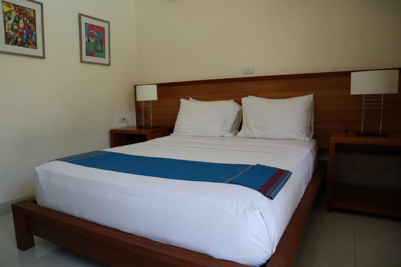 Domicilio Lorenzo Davao City Buitenkant foto