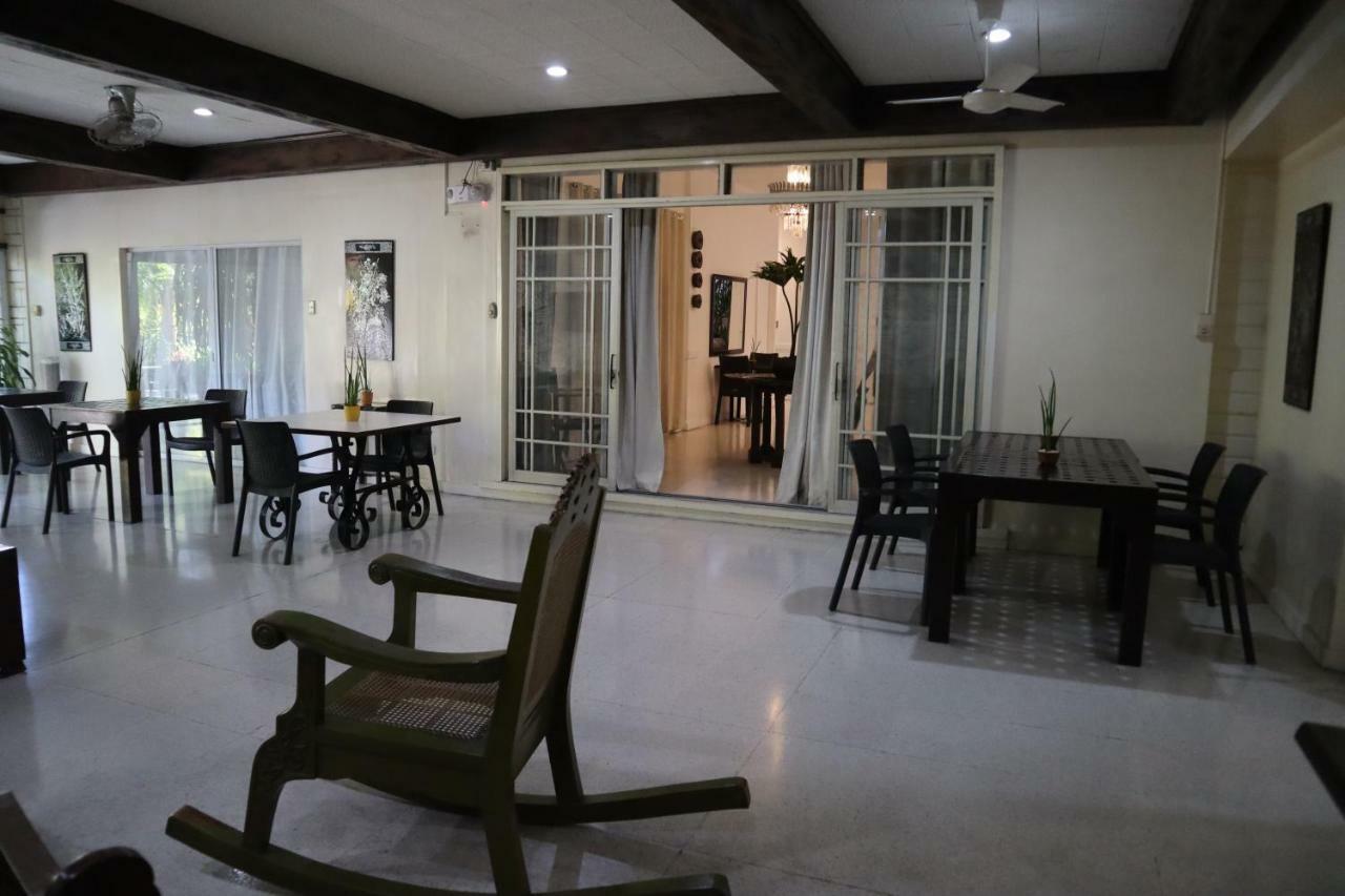 Domicilio Lorenzo Davao City Buitenkant foto