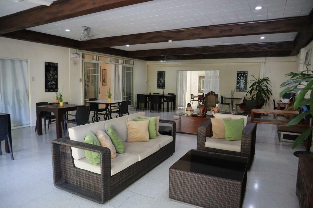 Domicilio Lorenzo Davao City Buitenkant foto